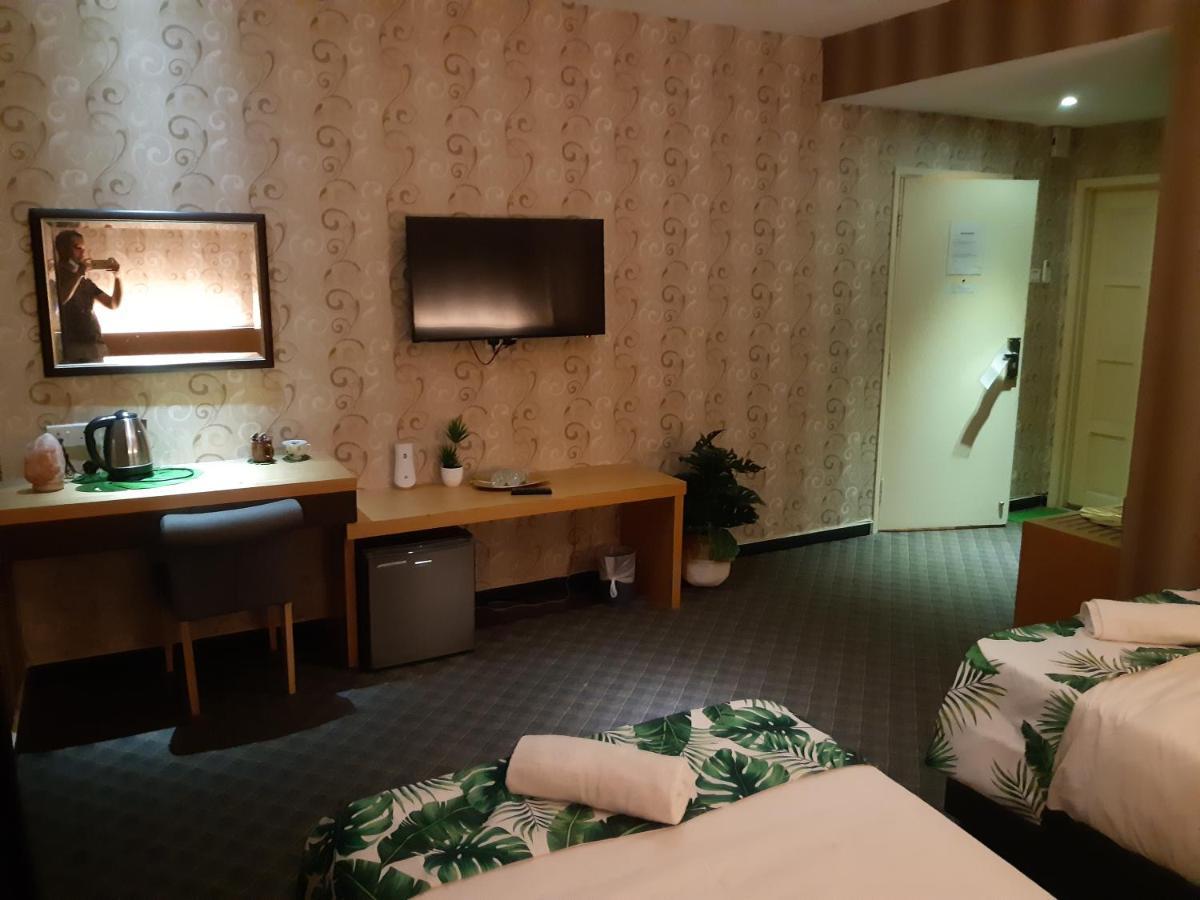 Grandeur Hotel And Spa Malacca Bagian luar foto